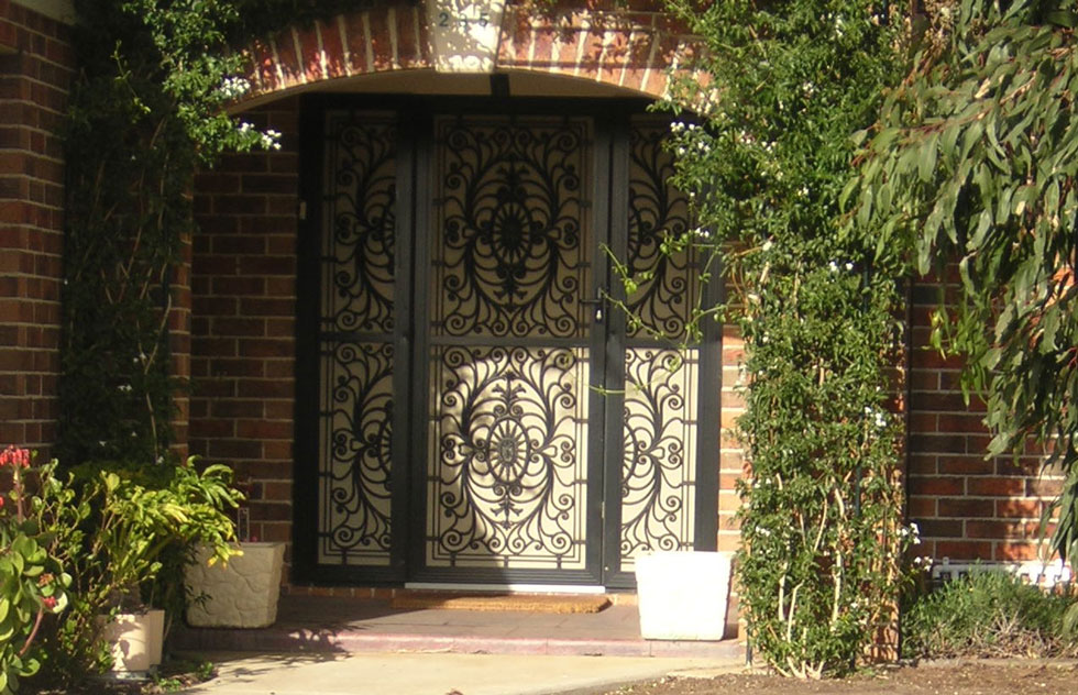 Colonial Casting Barrier Door and sidelights